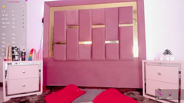 Snapshot of AikoSnow chatting on 10/16/25, 02:18 AikoSnow online show from 10/16/25, 02:18