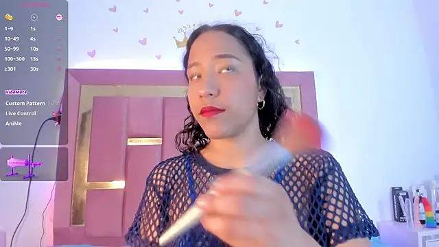 Snapshot of AikoSnow chatting on 10/28/25, 02:42 AikoSnow online show from 10/28/25, 02:42