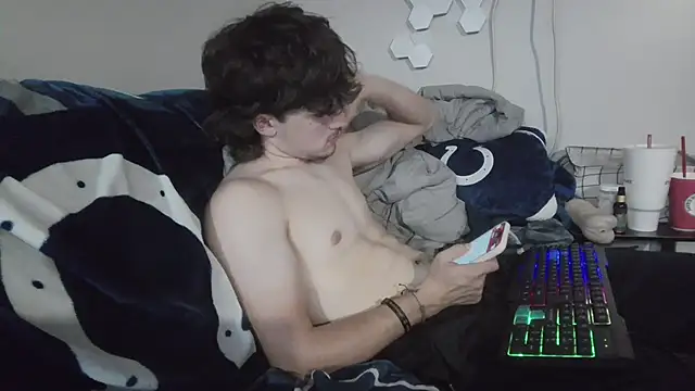 Snapshot of conradical18 chatting on 09/13/25, 01:16 conradical18 online show from 09/13/25, 01:16