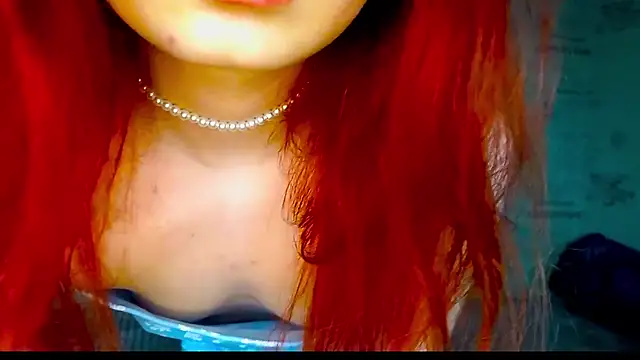 Snapshot of emi_less chatting on 09/15/25, 01:44 emi less online show from 09/15/25, 01:44