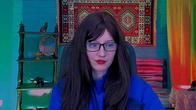 Snapshot of AliceWelch_ chatting on 10/11/25, 08:13 AliceWelch online show from 10/11/25, 08:13
