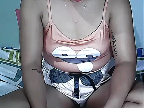 Snapshot of xxkitty27xx chatting on 11/26/25, 08:32 xxkitty27xx online show from 11/26/25, 08:32