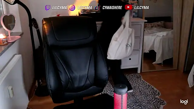 cymaishere online show from 10/28/25, 08:55