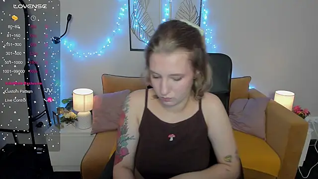 Snapshot of Hailey_Foxy chatting on 09/22/25, 09:00 Hailey Foxy online show from 09/22/25, 09:00