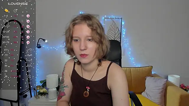 Snapshot of Hailey_Foxy chatting on 09/25/25, 08:51 Hailey Foxy online show from 09/25/25, 08:51