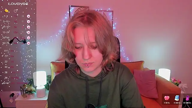 Snapshot of Hailey_Foxy chatting on 10/05/25, 09:07 Hailey Foxy online show from 10/05/25, 09:07