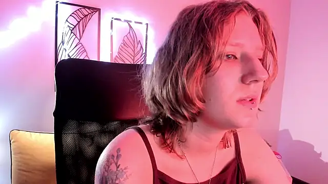 Snapshot of Hailey_Foxy chatting on 11/09/25, 08:56 Hailey Foxy online show from 11/09/25, 08:56