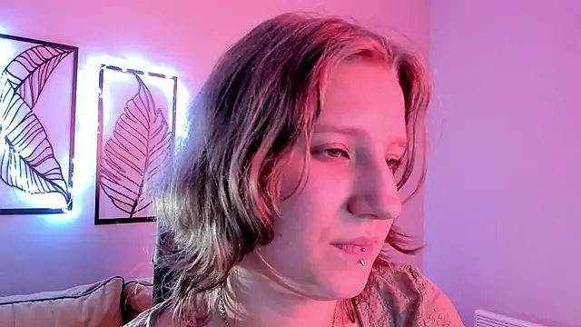 Snapshot of Hailey_Foxy chatting on 11/12/25, 09:32 Hailey Foxy online show from 11/12/25, 09:32