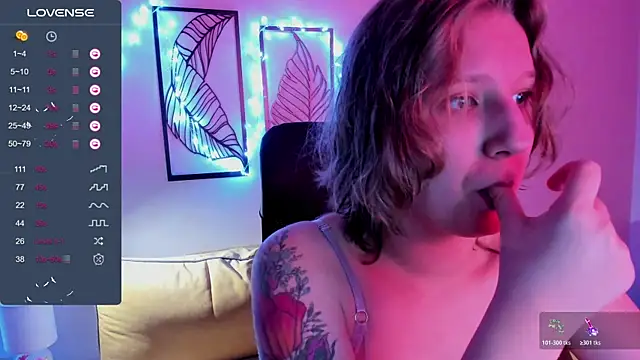 Snapshot of Hailey_Foxy chatting on 11/14/25, 08:57 Hailey Foxy online show from 11/14/25, 08:57