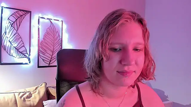 Snapshot of Hailey_Foxy chatting on 11/20/25, 09:20 Hailey Foxy online show from 11/20/25, 09:20