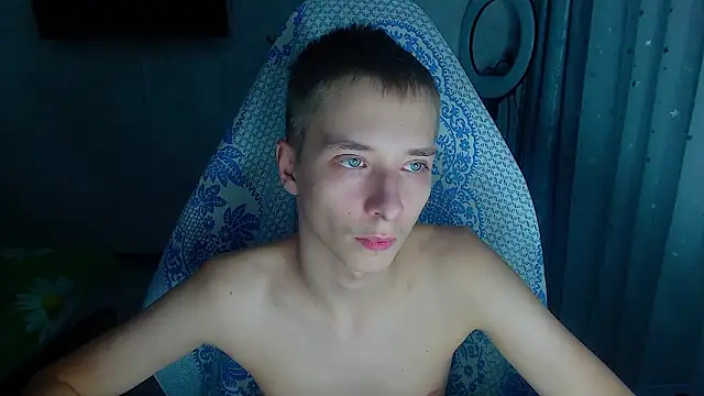 Snapshot of glasses_cat chatting on 02/10/26, 09:52 glasses cat online show from 02/10/26, 09:52