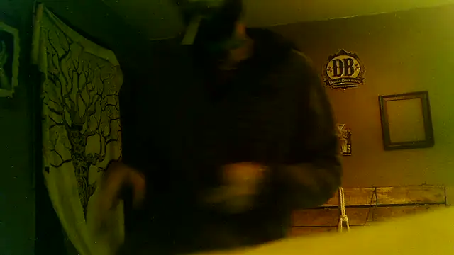 Snapshot of hungspundick1 chatting on 11/10/25, 09:08 hungspundick1 online show from 11/10/25, 09:08