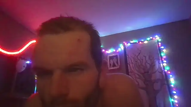 Snapshot of hungspundick1 chatting on 12/20/25, 08:43 hungspundick1 online show from 12/20/25, 08:43