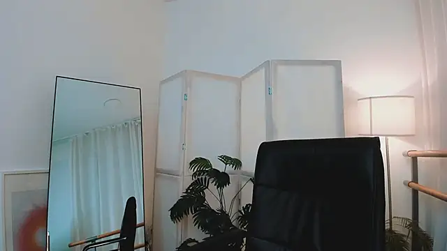 Lina Glow online show from 01/18/26, 06:50