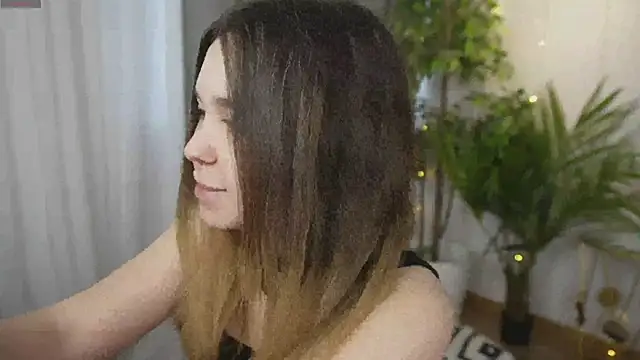 Lina Glow online show from 03/18/26, 06:49