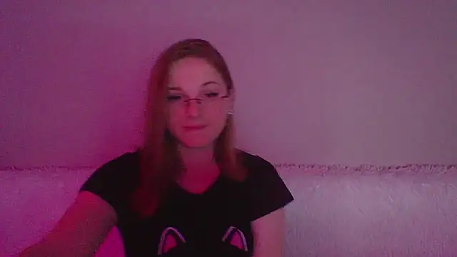 Snapshot of Star_Girlish chatting on 10/24/25, 05:42 Star Girlish online show from 10/24/25, 05:42