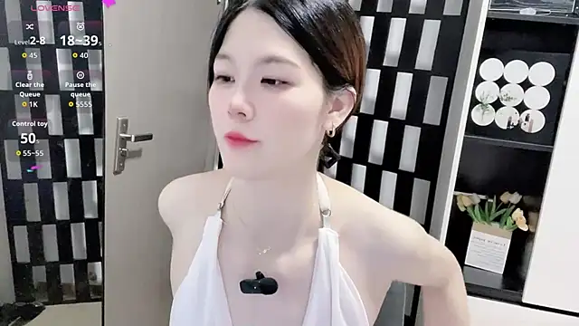 Yueyue-MM online show from 09/19/25, 10:54