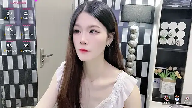 Yueyue-MM online show from 10/22/25, 01:06