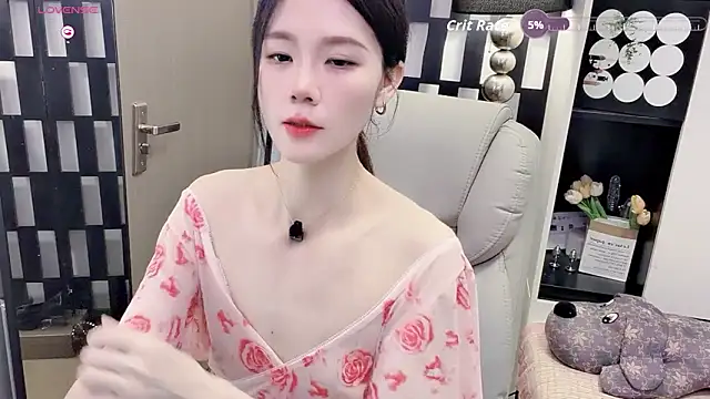 Yueyue-MM online show from 05/17/26, 12:19