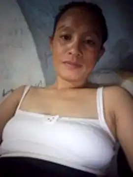 Snapshot of simi-lucy chatting on 11/16/25, 01:28 simi-lucy online show from 11/16/25, 01:28