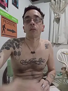 dinho carioca online show from 11/30/25, 03:21