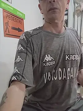 dinho carioca online show from 04/25/26, 02:14