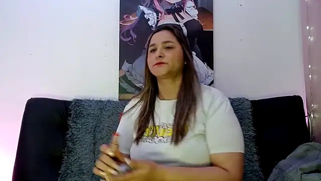 LAHILA COOPERR online show from 11/17/25, 12:22