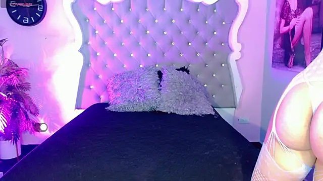 Honey Moontsts online show from 03/04/26, 12:00