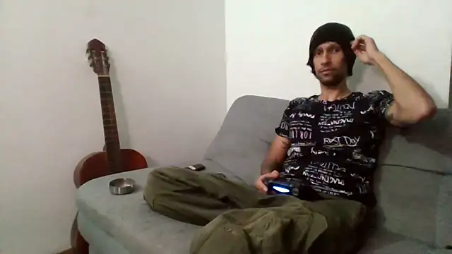 Snapshot of Alejandro92_cali chatting on 06/08/26, 01:28 Alejandro92 cali online show from 06/08/26, 01:28