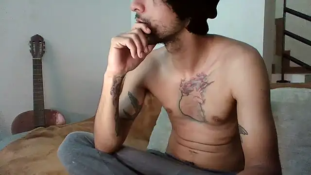 Snapshot of Alejandro92_cali chatting on 06/19/26, 01:48 Alejandro92 cali online show from 06/19/26, 01:48