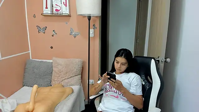 valerihouse online show from 02/14/25, 11:42