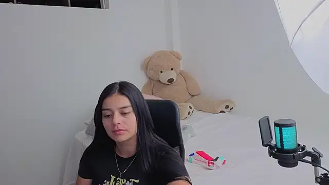 valerihouse online show from 04/04/26, 02:21