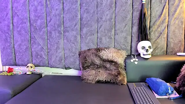 Snapshot of Rowan_Mills chatting on 09/20/25, 08:21 Rowan Mills online show from 09/20/25, 08:21