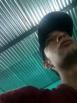 Snapshot of Couplesexa22 chatting on 11/21/25, 11:31 Couplesexa22 online show from 11/21/25, 11:31