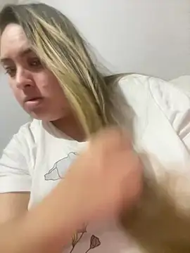 Snapshot of bruna438 chatting on 06/05/26, 10:37 bruna438 online show from 06/05/26, 10:37