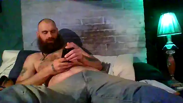 Snapshot of Cowboy815 chatting on 09/29/25, 04:50 Cowboy815 online show from 09/29/25, 04:50