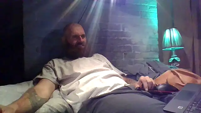 Snapshot of Cowboy815 chatting on 11/13/25, 05:06 Cowboy815 online show from 11/13/25, 05:06