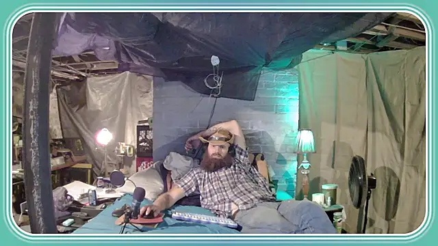 Snapshot of Cowboy815 chatting on 11/15/25, 08:05 Cowboy815 online show from 11/15/25, 08:05