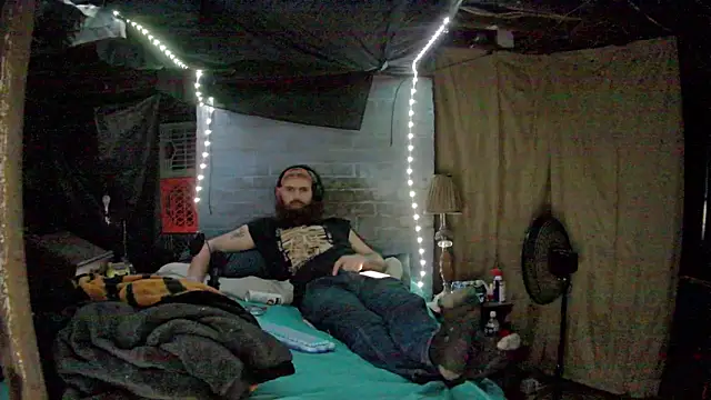 Snapshot of Cowboy815 chatting on 11/22/25, 03:05 Cowboy815 online show from 11/22/25, 03:05