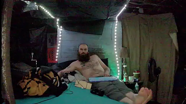 Snapshot of Cowboy815 chatting on 11/25/25, 10:37 Cowboy815 online show from 11/25/25, 10:37