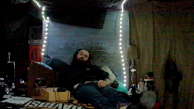 Snapshot of Cowboy815 chatting on 11/26/25, 05:52 Cowboy815 online show from 11/26/25, 05:52