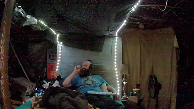 Snapshot of Cowboy815 chatting on 11/29/25, 01:41 Cowboy815 online show from 11/29/25, 01:41