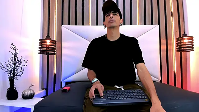 Franvill Trato online show from 10/22/25, 06:40