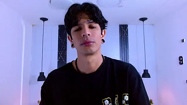 Franvill Trato online show from 12/17/25, 07:09