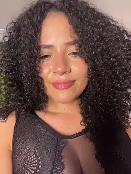 Snapshot of AfroSalvaje chatting on 12/14/25, 01:00 AfroSalvaje online show from 12/14/25, 01:00