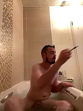 Snapshot of jaycoy22 chatting on 09/26/25, 12:42 jaycoy22 online show from 09/26/25, 12:42