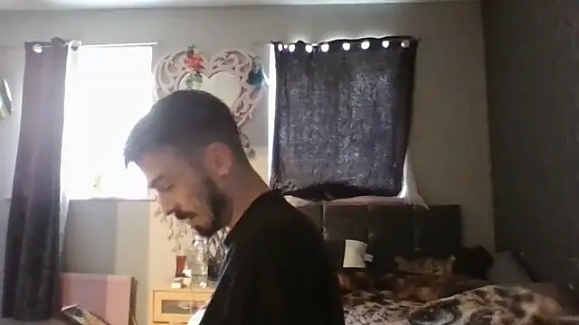 Snapshot of jaycoy22 chatting on 09/30/25, 11:48 jaycoy22 online show from 09/30/25, 11:48