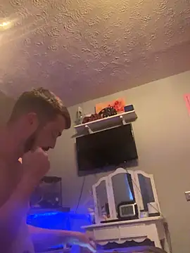 Snapshot of jaycoy22 chatting on 10/04/25, 06:33 jaycoy22 online show from 10/04/25, 06:33