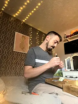 Snapshot of jaycoy22 chatting on 11/01/25, 12:29 jaycoy22 online show from 11/01/25, 12:29