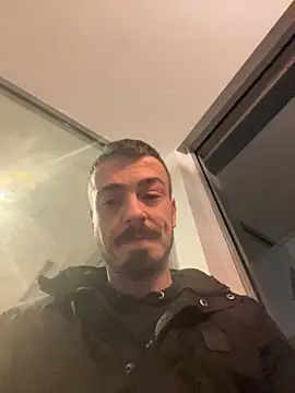 Snapshot of jaycoy22 chatting on 11/29/25, 09:40 jaycoy22 online show from 11/29/25, 09:40